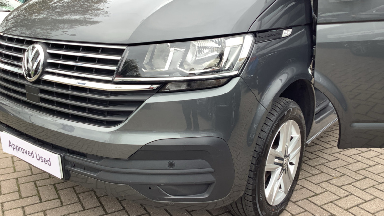 Volkswagen Transporter Shuttle T32 Swb Diesel 2.0 TDI 110PS SE Minibus